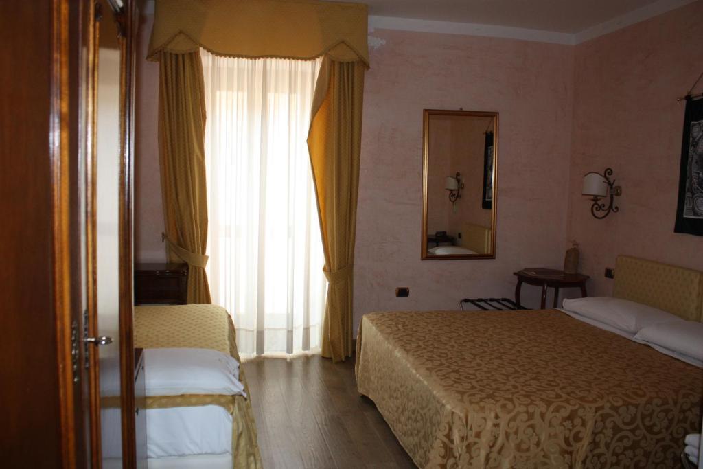 Hotel Sant'Agostino Paola Luaran gambar