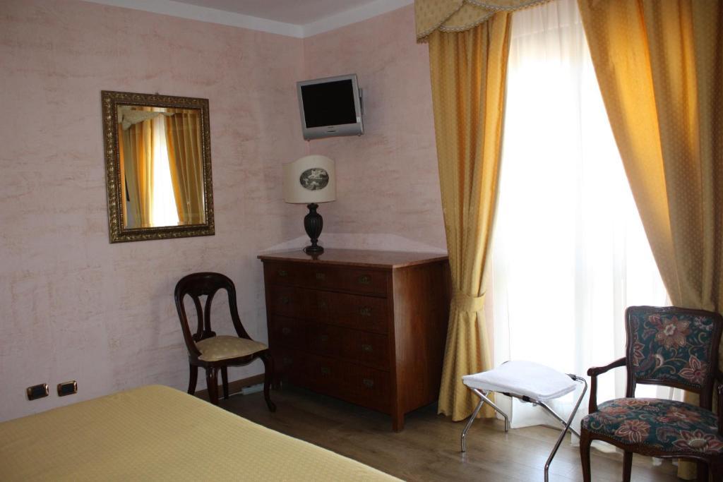 Hotel Sant'Agostino Paola Bilik gambar