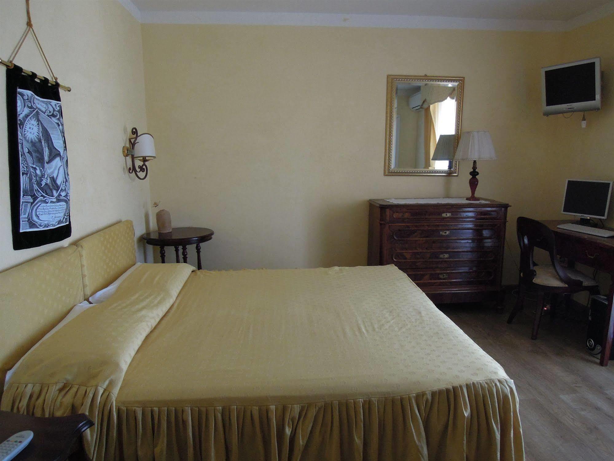 Hotel Sant'Agostino Paola Luaran gambar