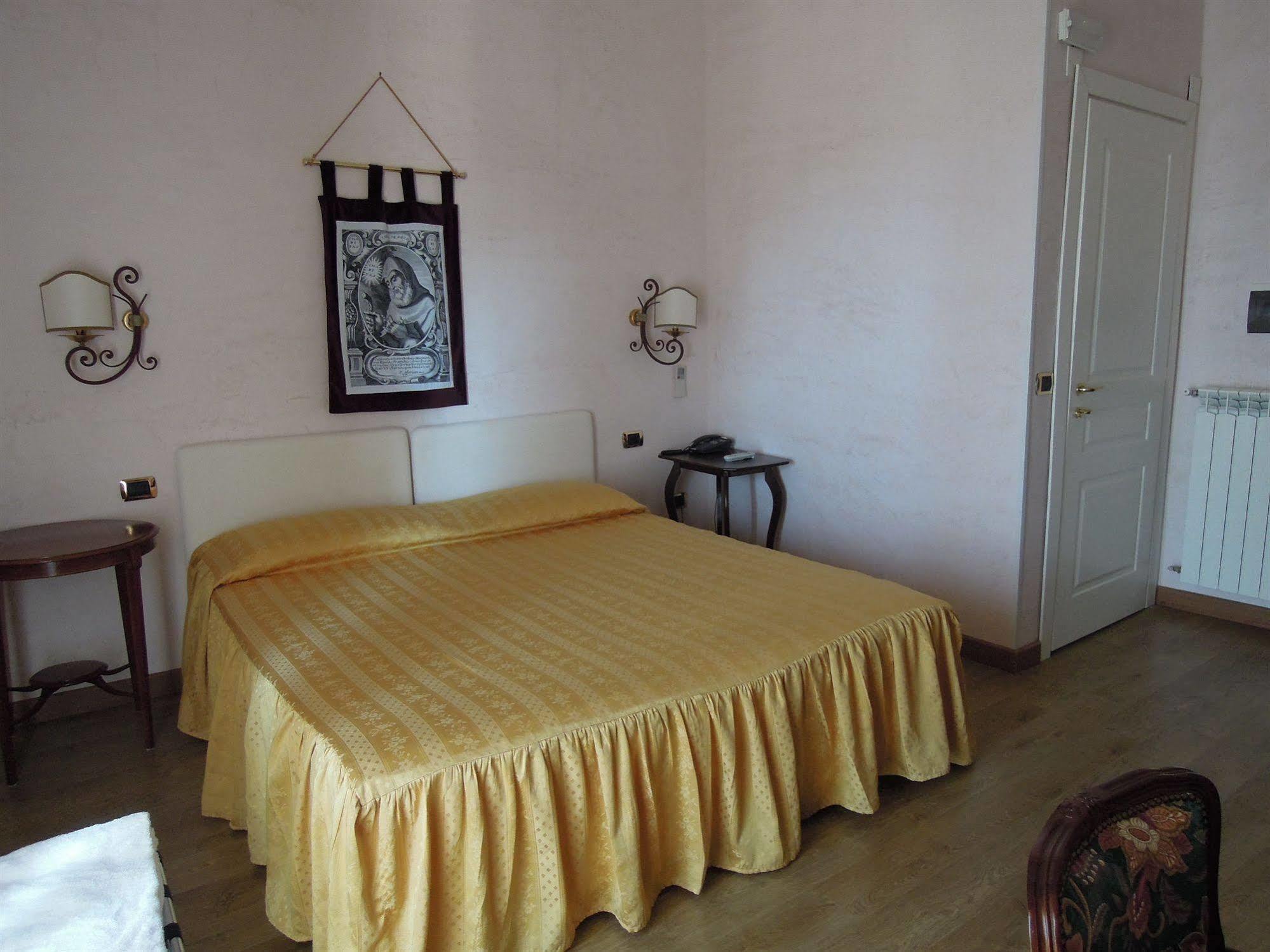 Hotel Sant'Agostino Paola Luaran gambar