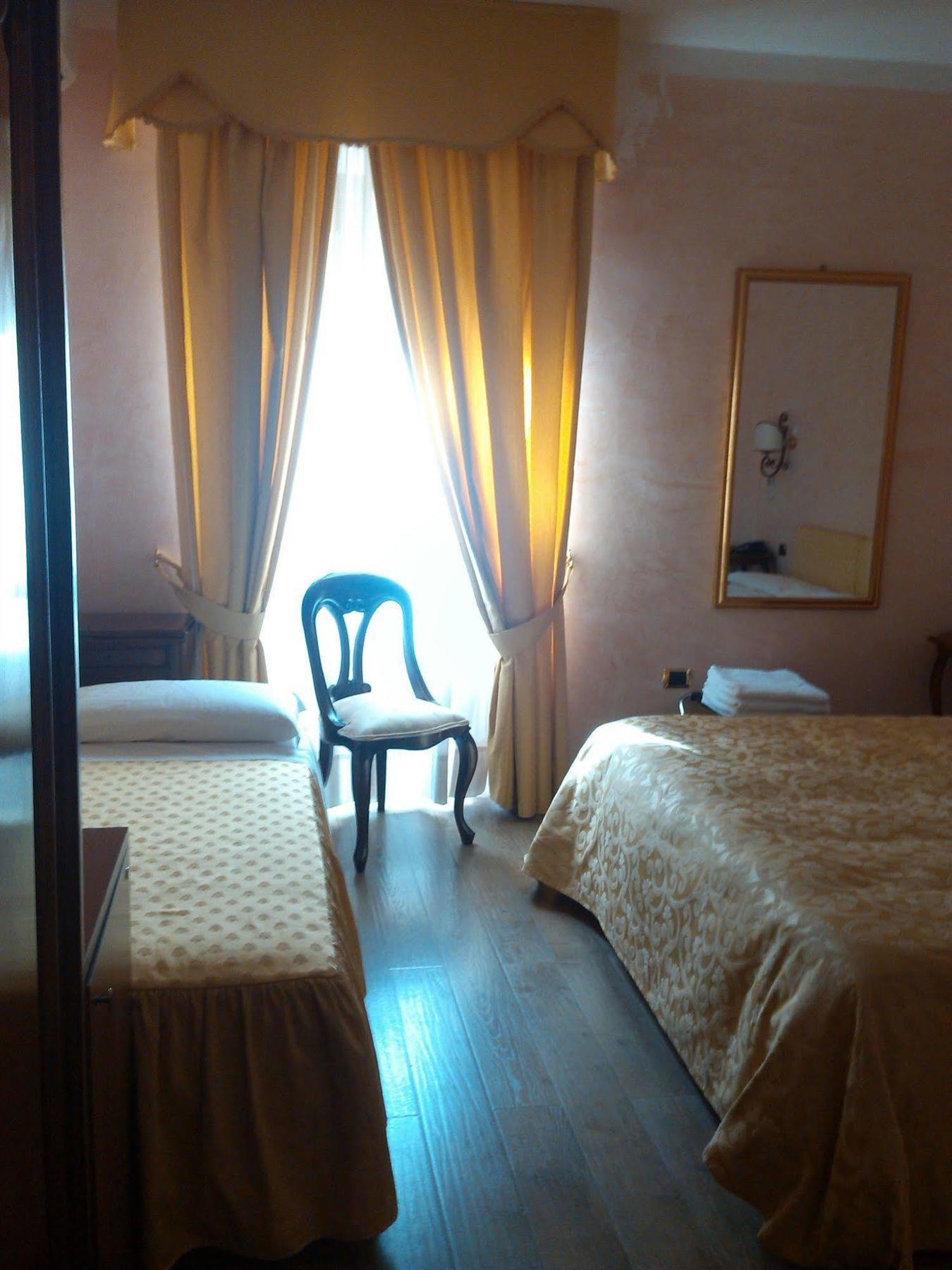 Hotel Sant'Agostino Paola Luaran gambar